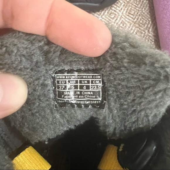 Keen Boots Big Boys Youth 5 Black Basin Waterproof Cap Toe Fleece Gorpcore Warm - Picture 7 of 9